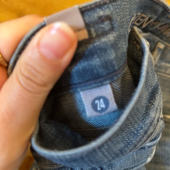 Citizens of Humanity high rise rocket crop. - Picture 4 of 4